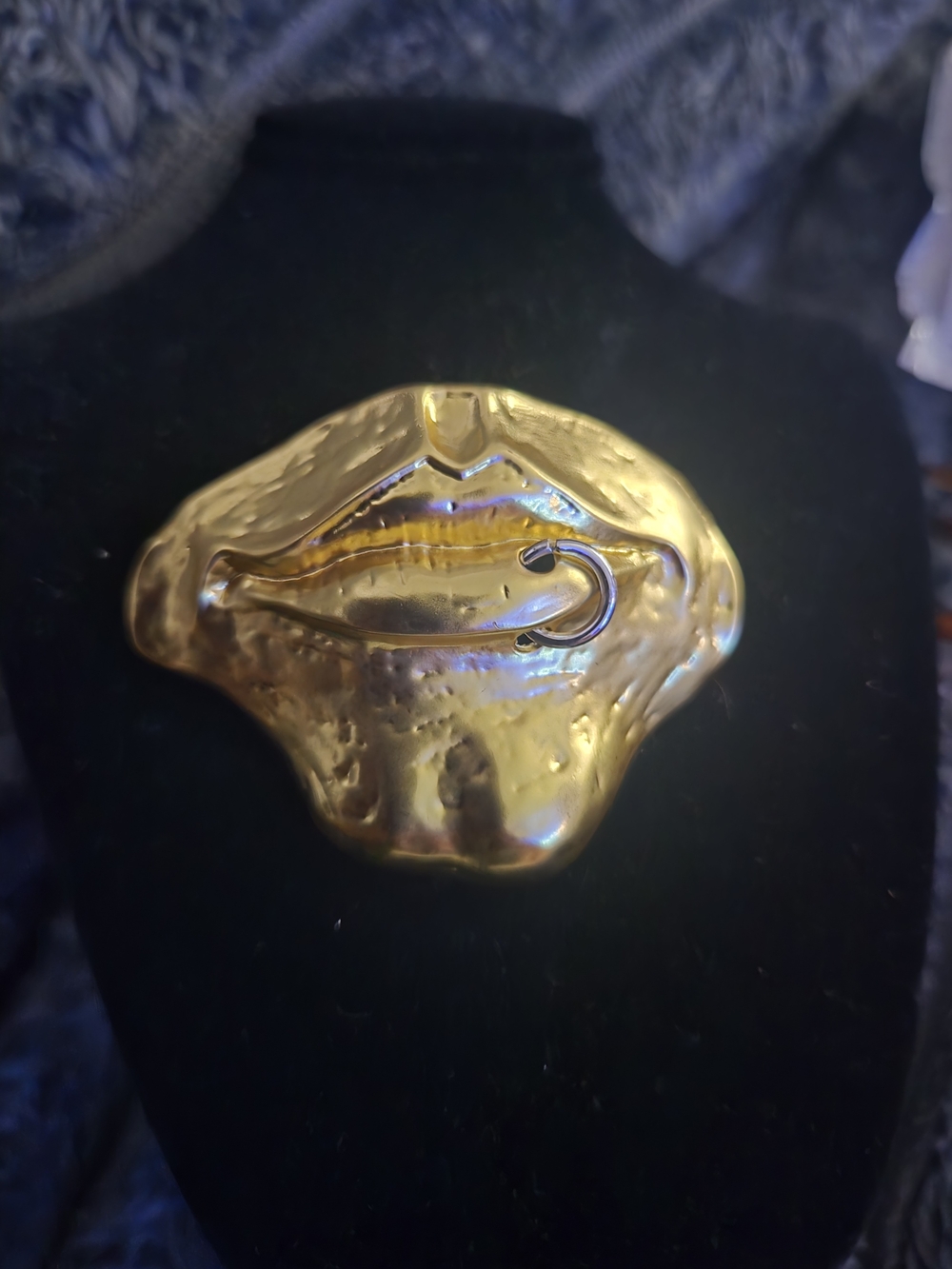 Schiaparelli Inspired Elegant Gold Sculptural Brooch - Women’s Jewelry